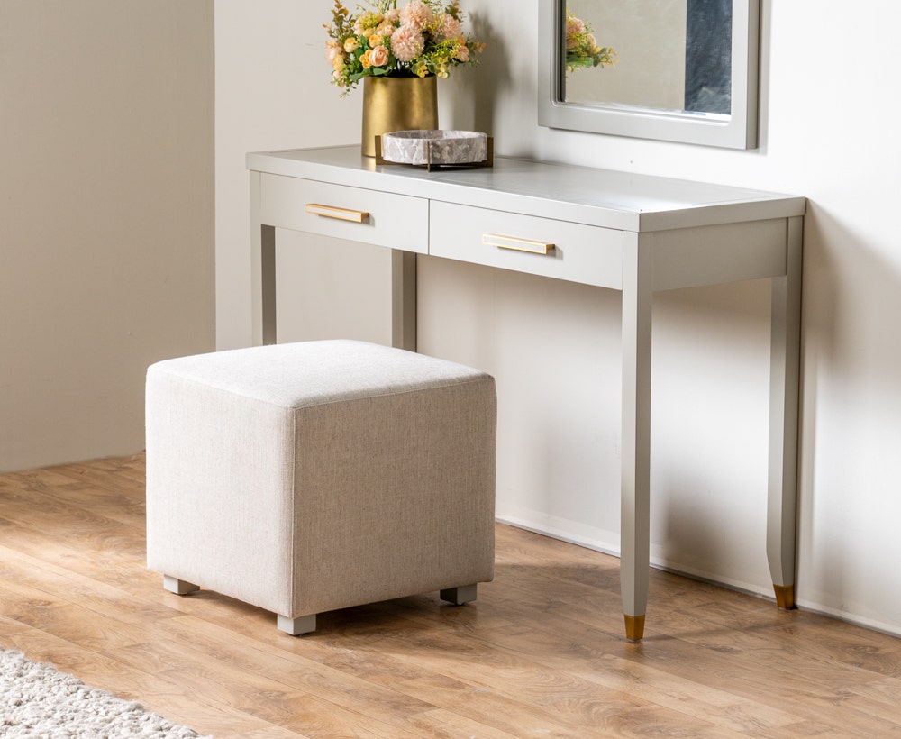 Buzz kids stool