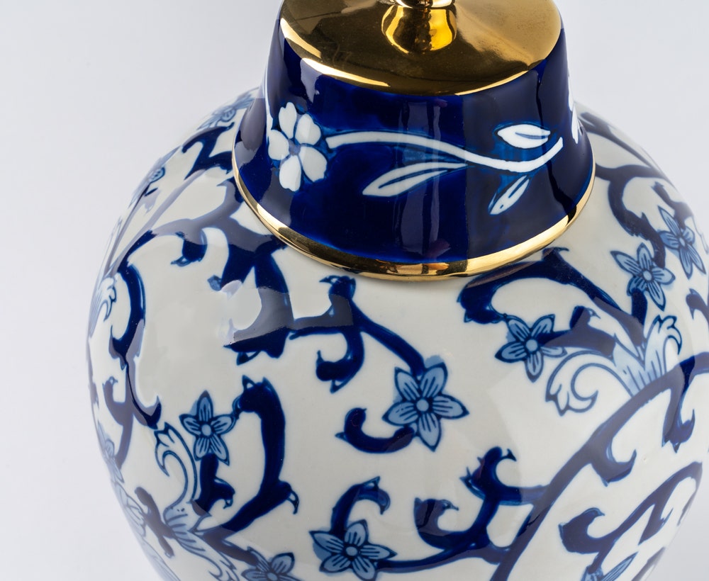 Modish Jar in Blue and White for House Decoration