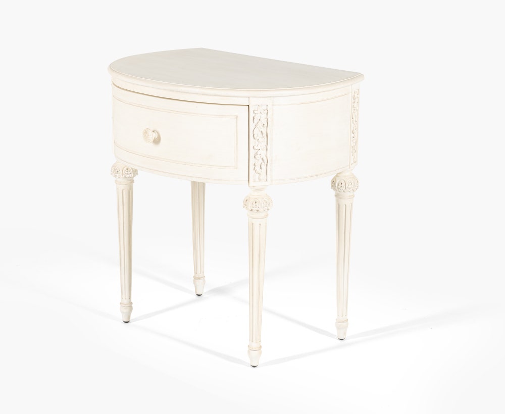 Leila nightstand