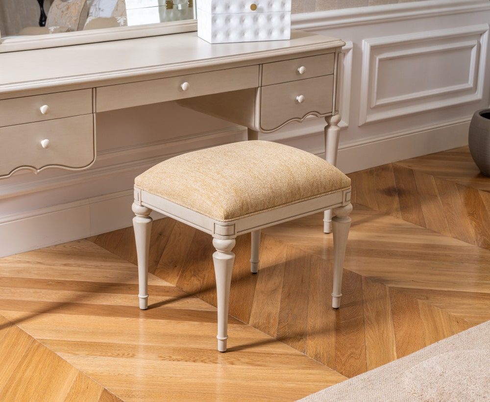 Leira stool